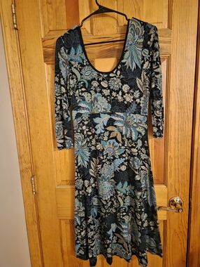 Salaam Floral Scoop Neck Long Sleeve Dress in Teal and Black